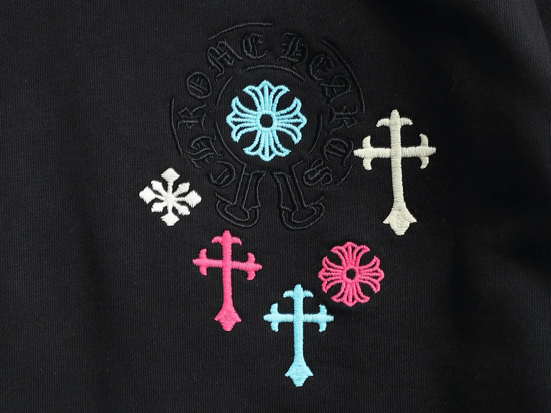 𝗖𝗵𝗿𝗼𝗺𝗲 𝗛𝗲𝗮𝗿𝘁𝘀/ 2026 New Arrival Original 👑 ！ ！ ！ 👍 ✂️Quality , ！ 。 ： ➕100% 。Authentic ➕ ➕3D ➕ ： ！ ！ Authentic ！ Same Style ！ Black White Size：S-XL
